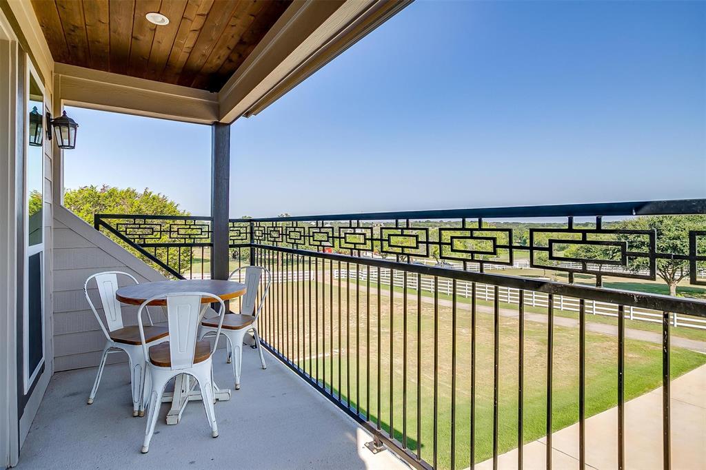 3207 Hummingbird Court Granbury, TX 76049 - Photo 31 of 40 a view of balcony with furniture