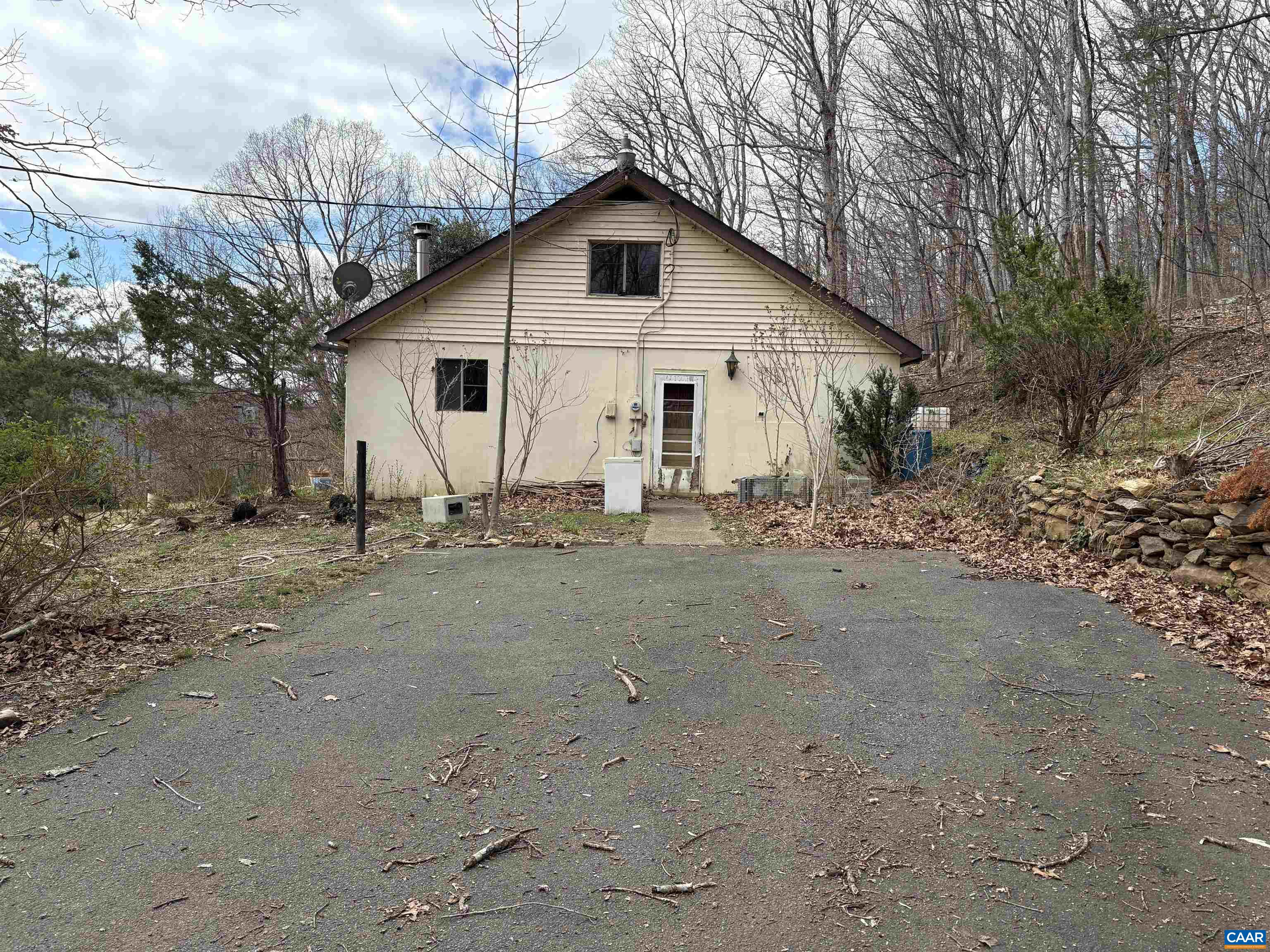 9450 James River Road Shipman, VA 22971 - Photo 16 of 21 Side Entry Door