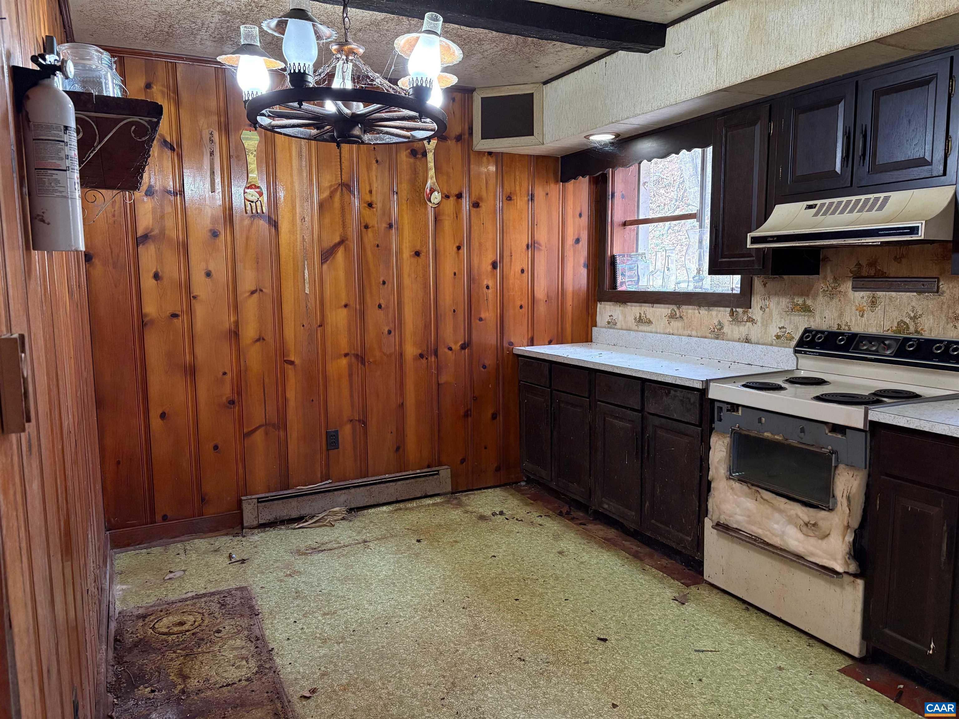 9450 James River Road Shipman, VA 22971 - Photo 4 of 21 Kitchen