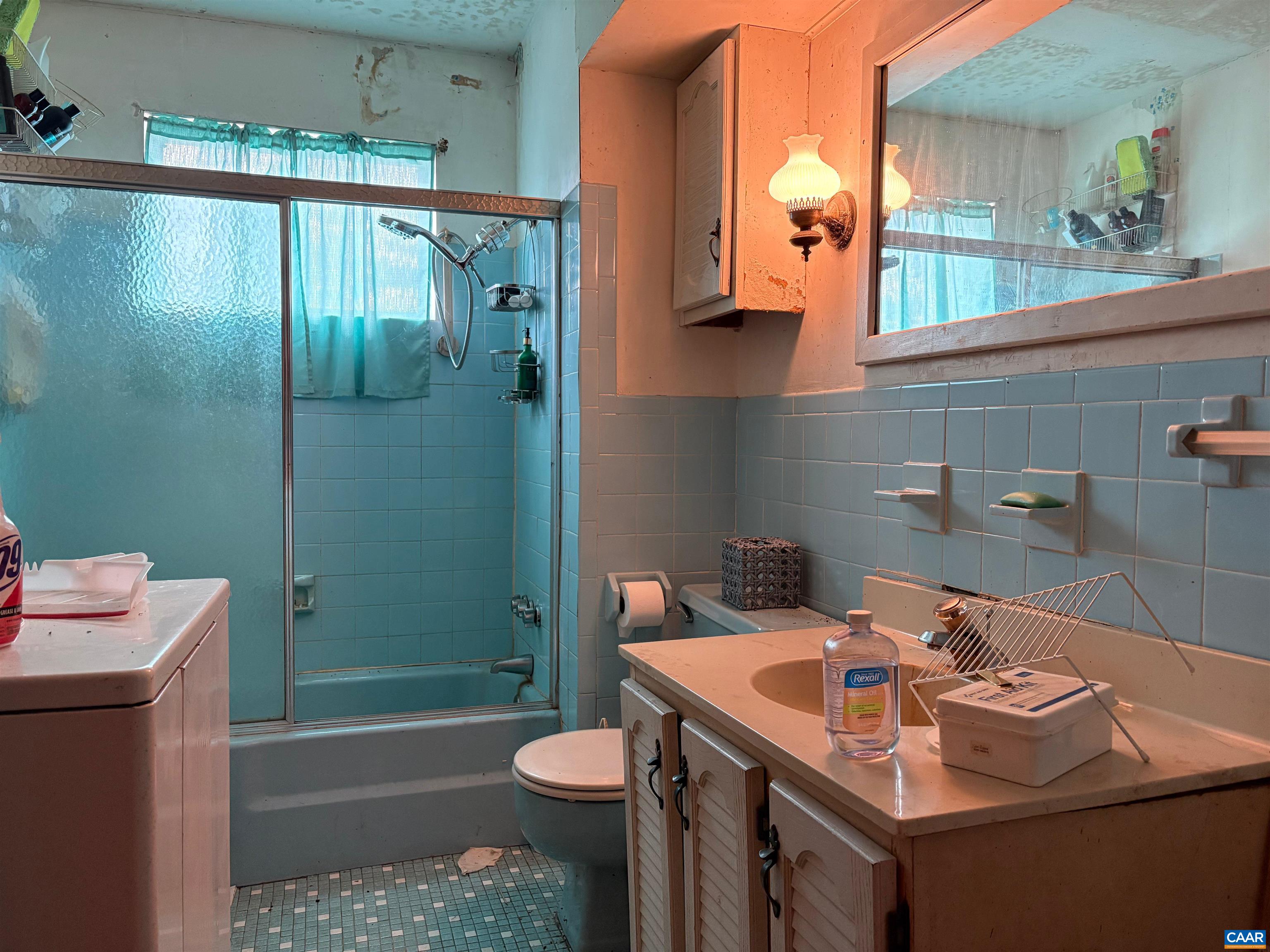 9450 James River Road Shipman, VA 22971 - Photo 8 of 21 Full Bathroom