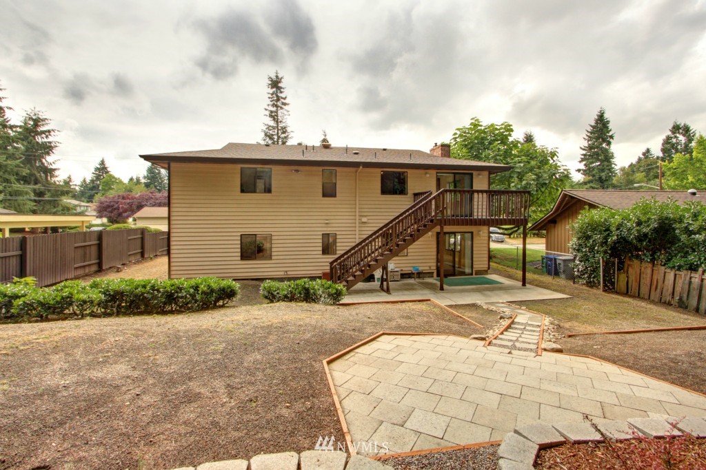312 Chelan Avenue Southeast Renton, WA 98059 - Photo 3 of 25 Gallery Image 3