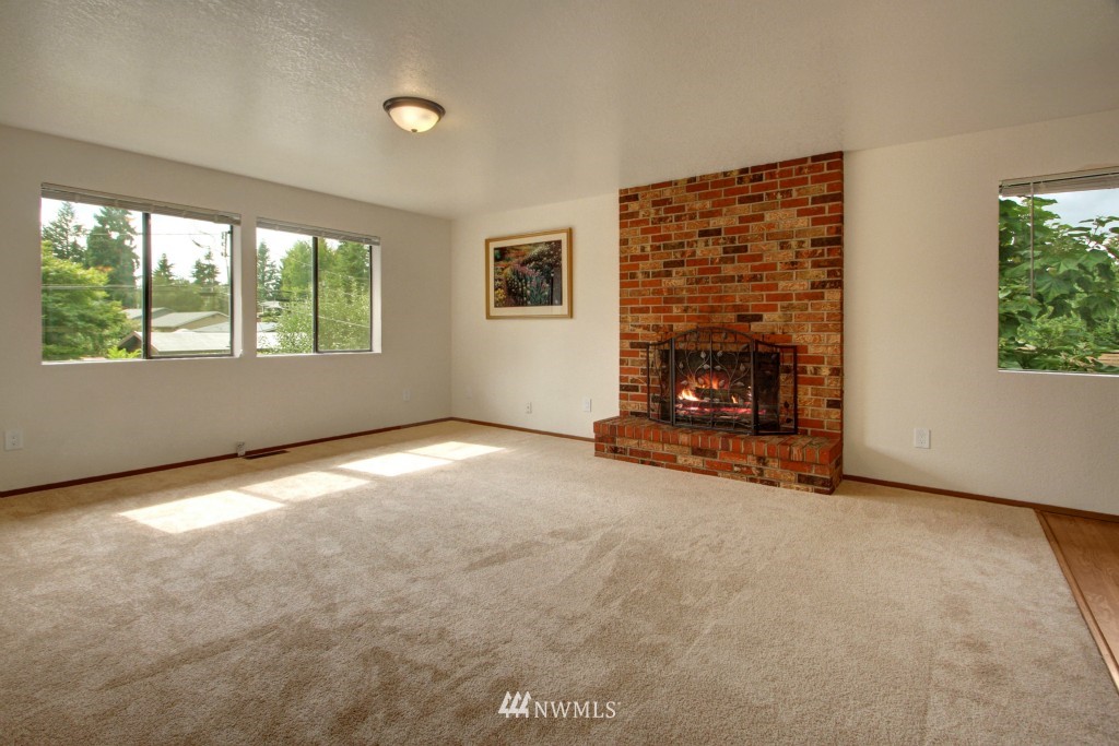 312 Chelan Avenue Southeast Renton, WA 98059 - Photo 6 of 25 Gallery Image 6