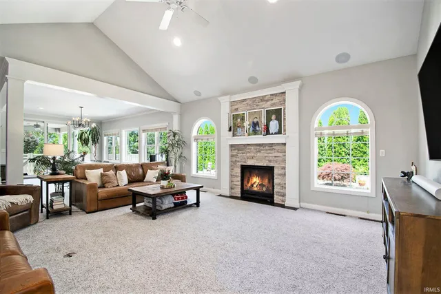 $645,000 | 1946 Country Circle South, Nappanee, IN 46550