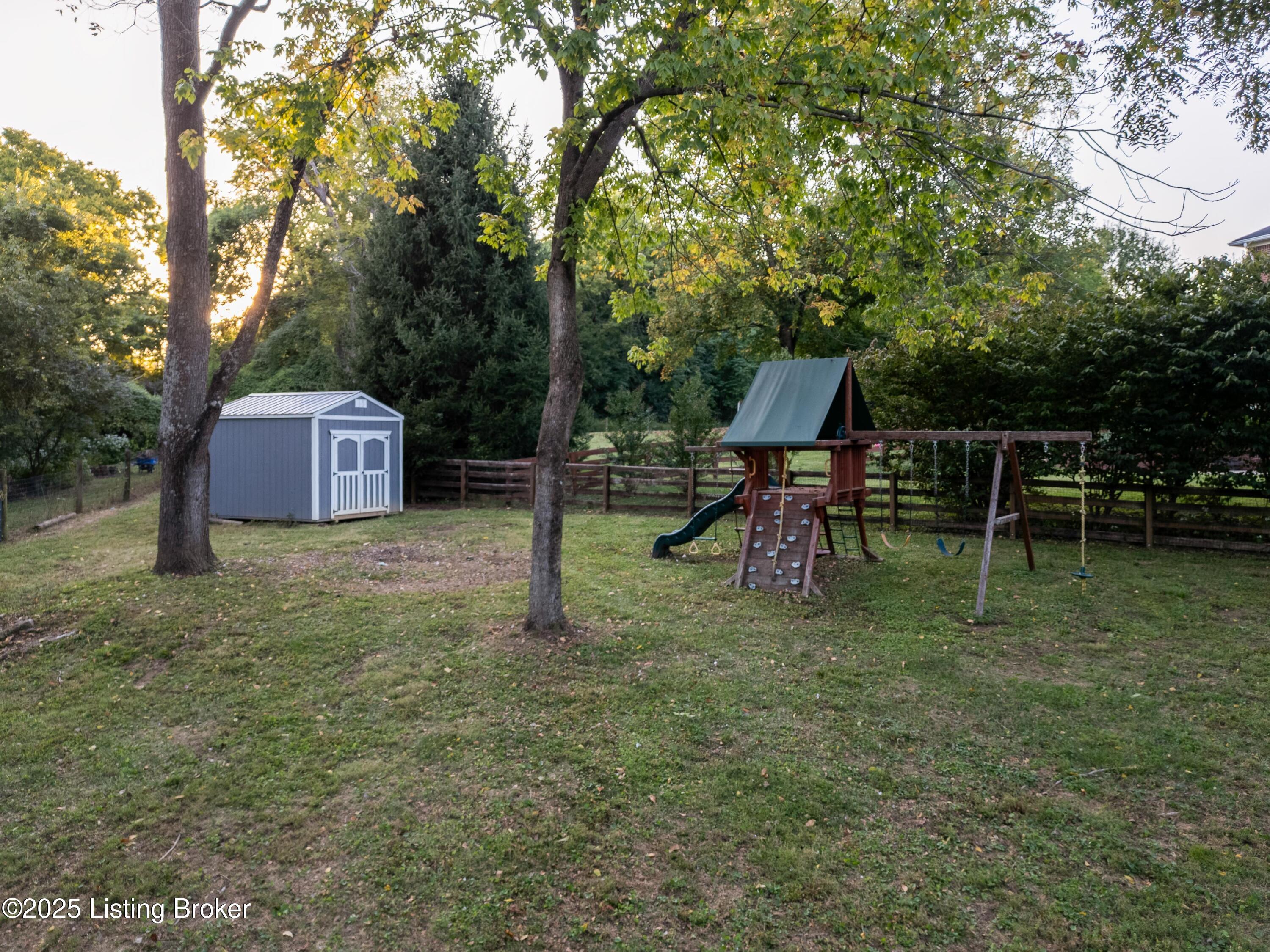 13414 Creekview Road Prospect, KY 40059 - Photo 4 of 80 13414 Creekview Rd-62