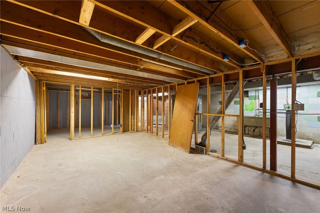 962 Keefer Road Girard, OH 44420 - Photo 26 of 31 View of misc room