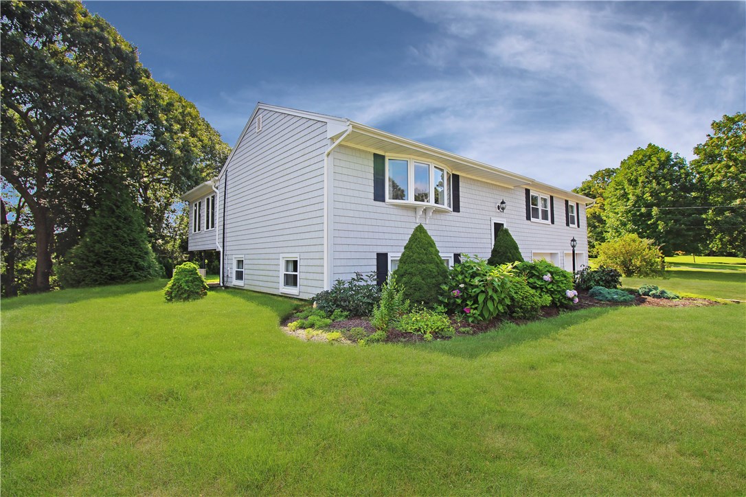 10 Plateau Road Westerly, RI 02891 - Photo 2 of 28