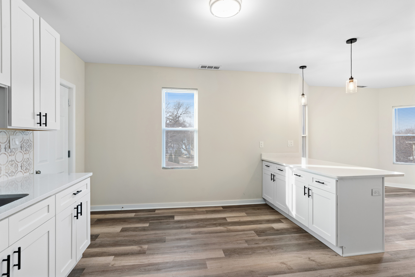 515 George Avenue, Unit 2 Waukegan, IL 60085 - Photo 5 of 16