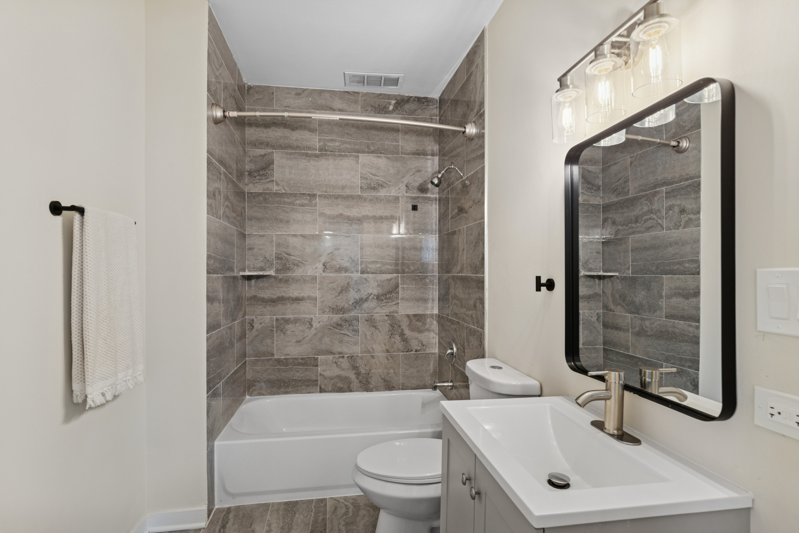 515 George Avenue, Unit 2 Waukegan, IL 60085 - Photo 9 of 16