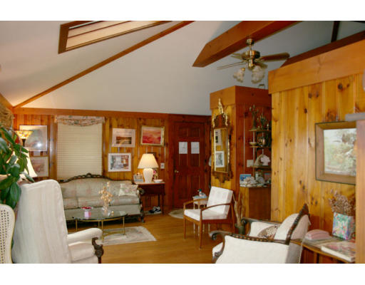109 Dudley Road Wayland, MA 01778 - Photo 7 of 18 Gallery Image 7