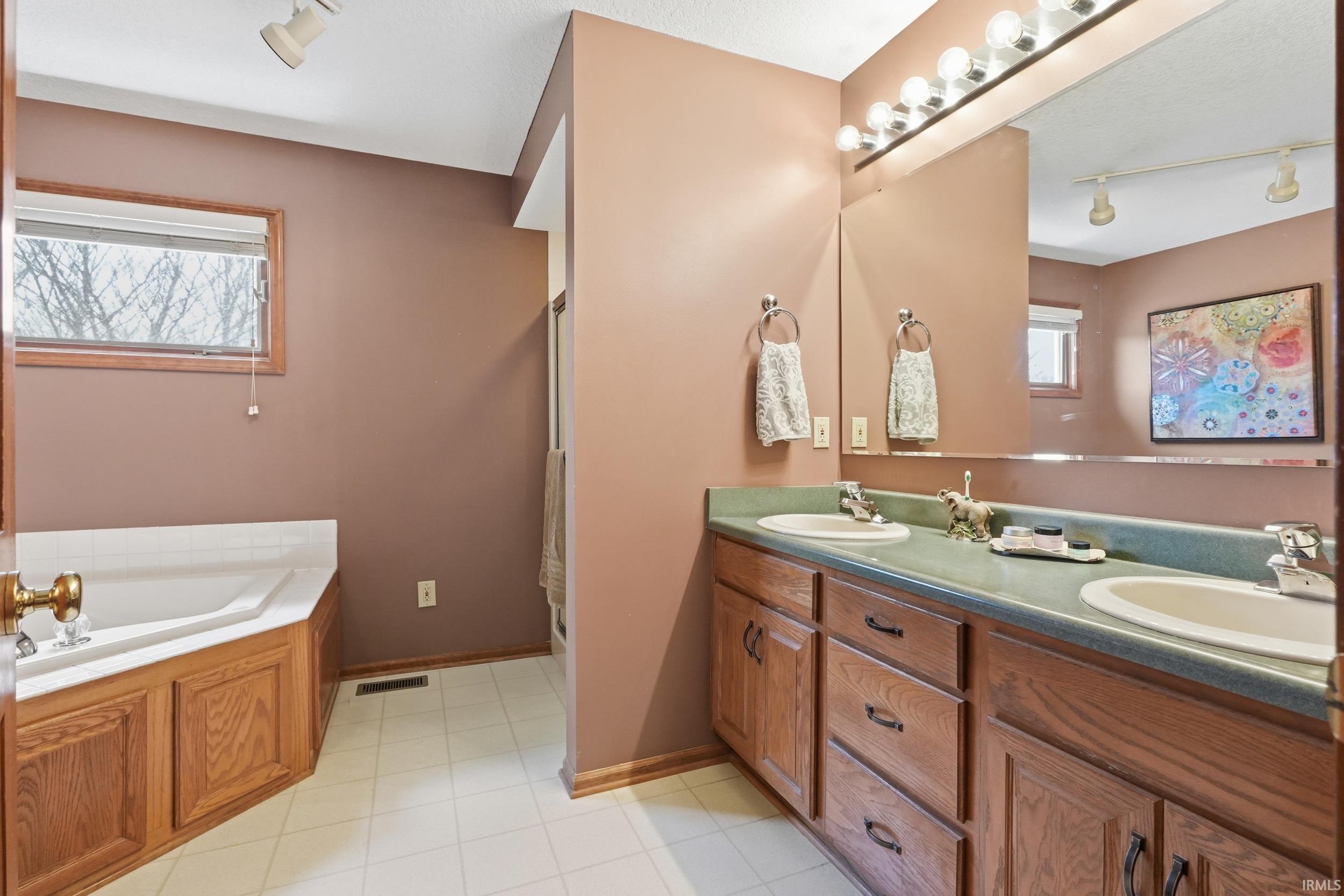 8213 Becketts Ridge Lane Fort Wayne, IN 46825 - Photo 14 of 36 Gallery Image 14