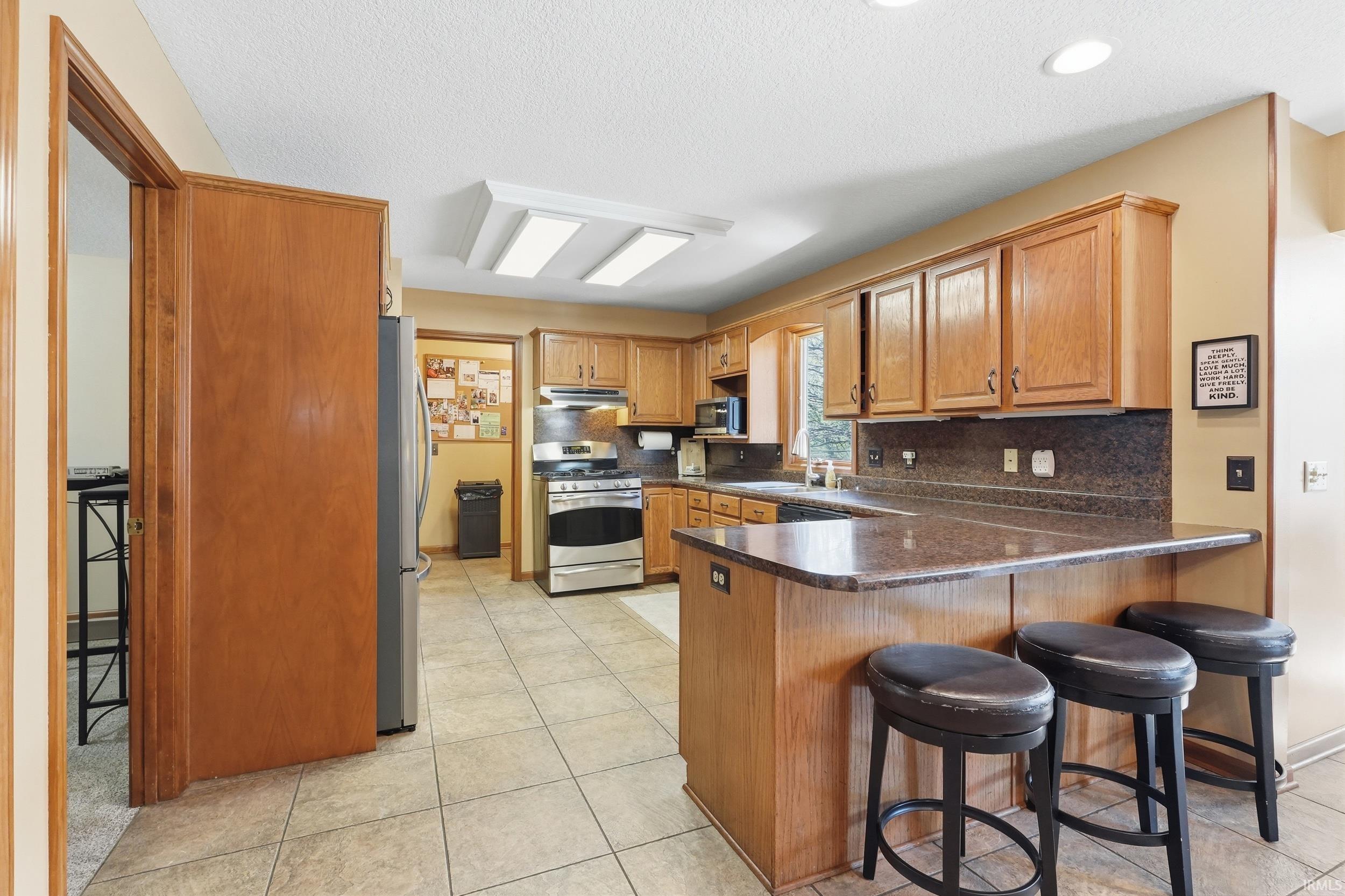 8213 Becketts Ridge Lane Fort Wayne, IN 46825 - Photo 9 of 36 Gallery Image 9