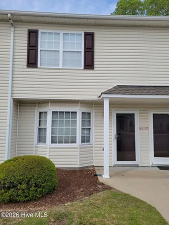 $1,200 | 2140 Flagstone Court, Unit J6, Greenville, NC 27834