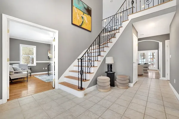 a view of entryway and hall