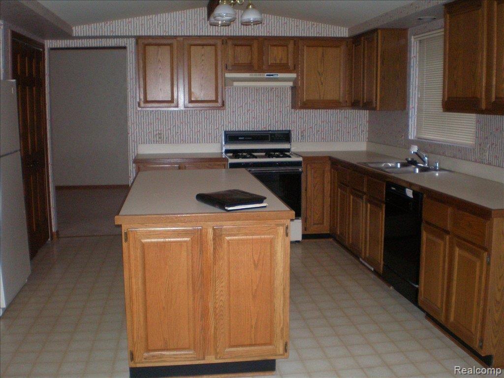 809 Stanford Circle Rochester, MI 48309 - Photo 7 of 18 PC090385