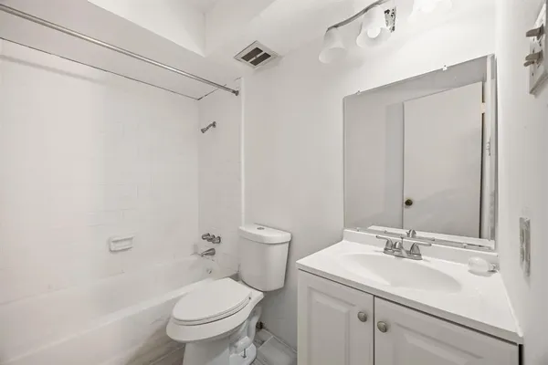 $2,000 | 438 Arborview Drive, Garland, TX 75043