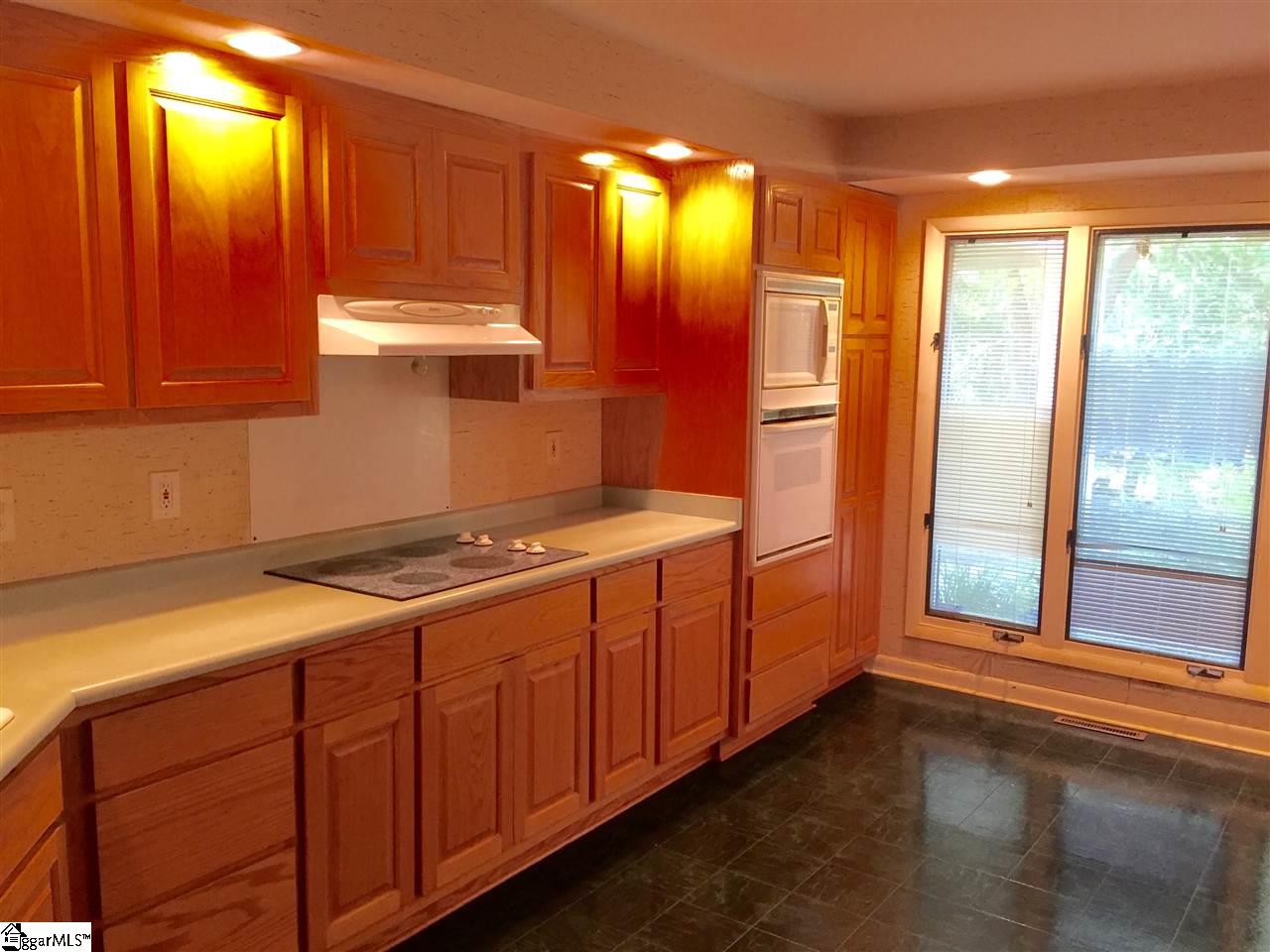 220 River Bend Road Greenville, SC 29617 - Photo 6 of 23 Gallery Image 6