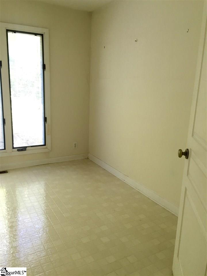 220 River Bend Road Greenville, SC 29617 - Photo 7 of 23 Gallery Image 7