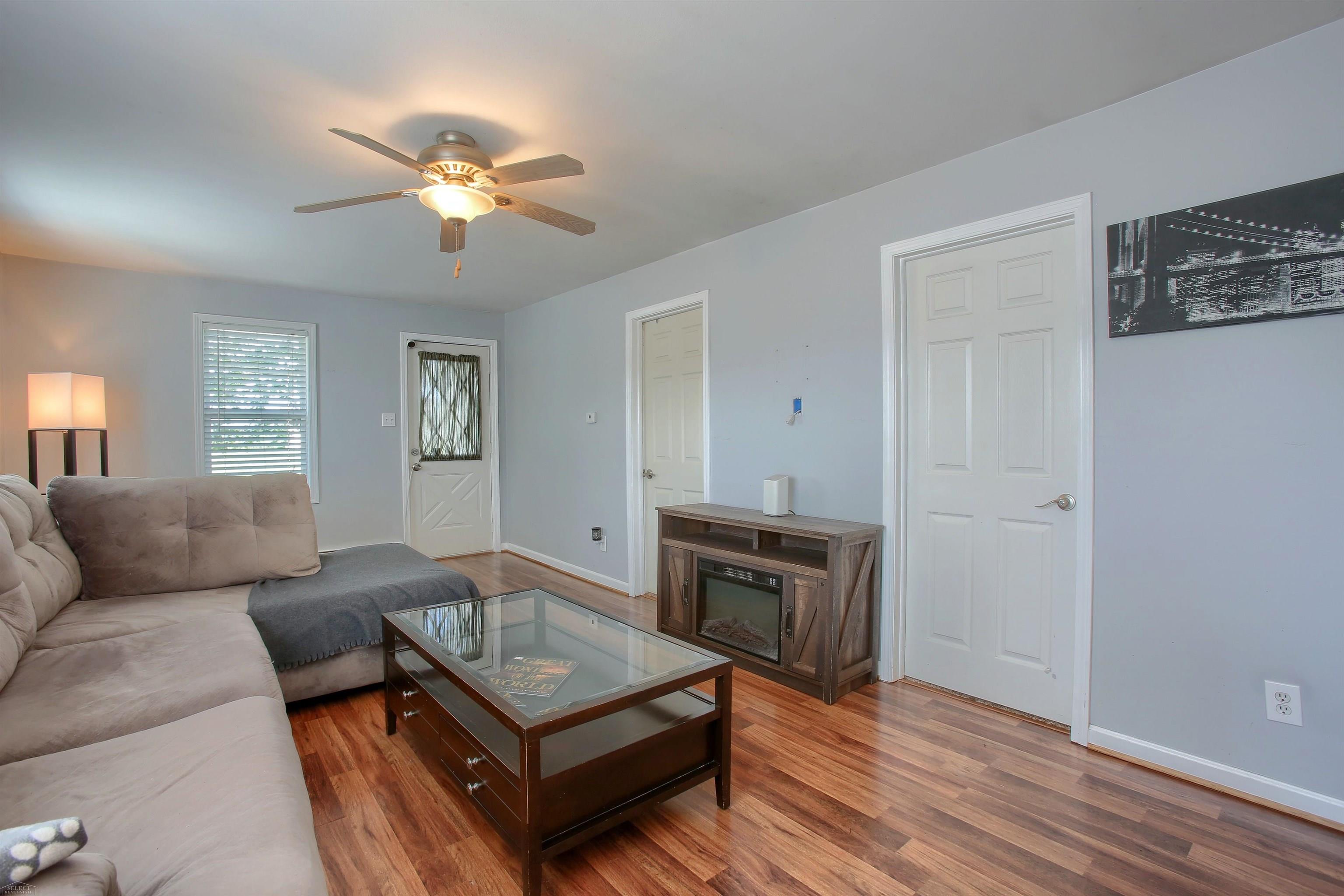 58410 Romeo Plank Road Ray, MI 48096 - Photo 4 of 20 50120569-3.JPG