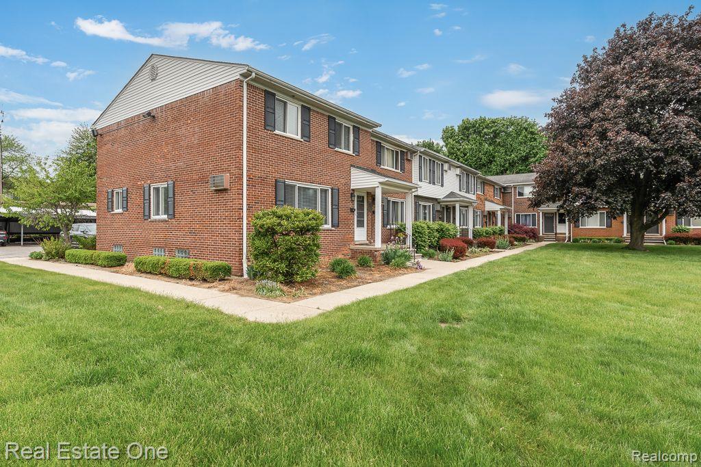 1127 Tienken Court Rochester, MI 48306 - Photo 2 of 15
