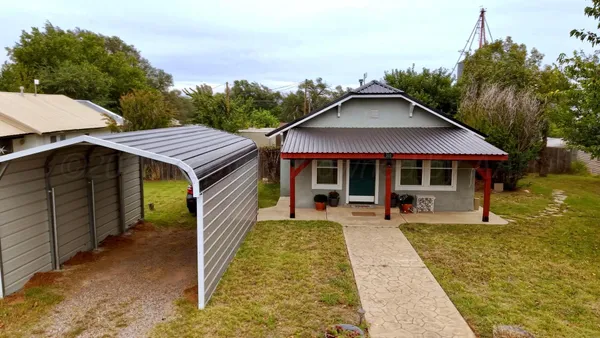 $98,000 | 205 South Main Street, Wheeler, TX 79096