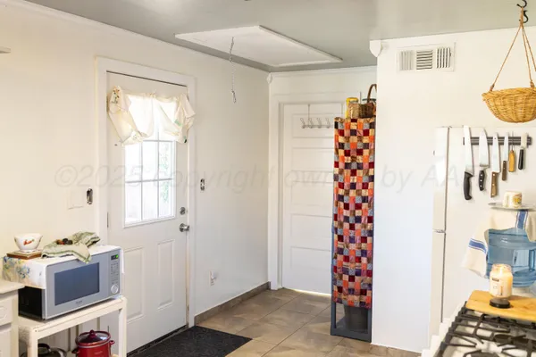 $98,000 | 205 South Main Street, Wheeler, TX 79096