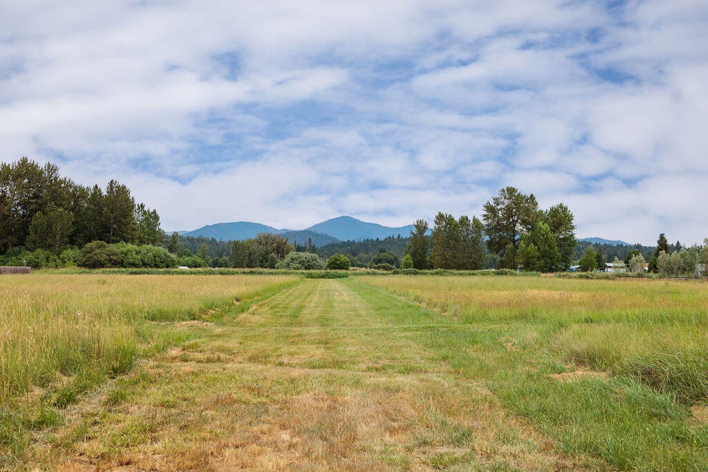 4361 Leonard Road Grants Pass, OR 97527 - Photo 5 of 17 5