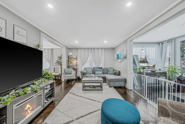 $699,999 | 2270 Edna Court, Baldwin, NY 11510