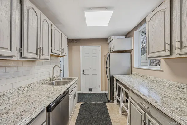 $699,999 | 2270 Edna Court, Baldwin, NY 11510