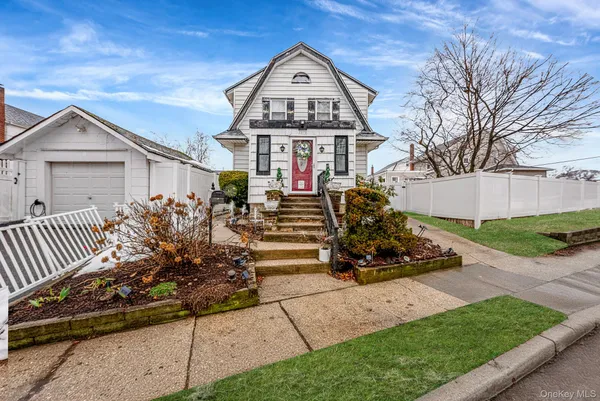 $699,999 | 2270 Edna Court, Baldwin, NY 11510