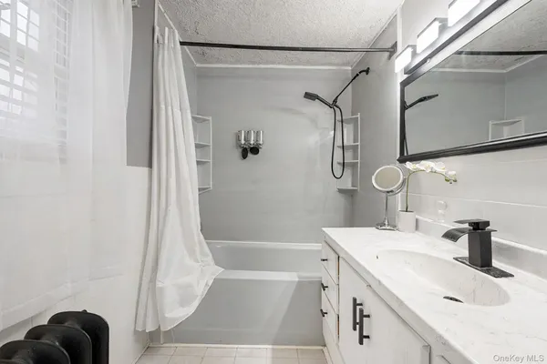 $699,999 | 2270 Edna Court, Baldwin, NY 11510