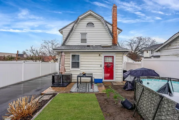 $699,999 | 2270 Edna Court, Baldwin, NY 11510