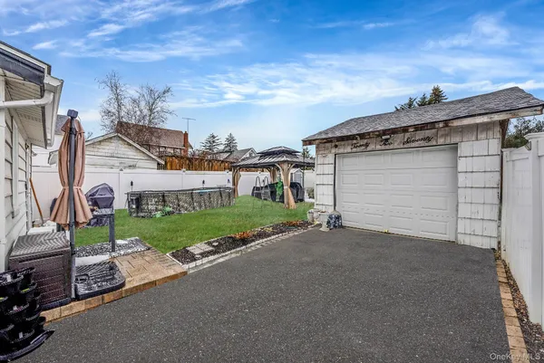 $699,999 | 2270 Edna Court, Baldwin, NY 11510