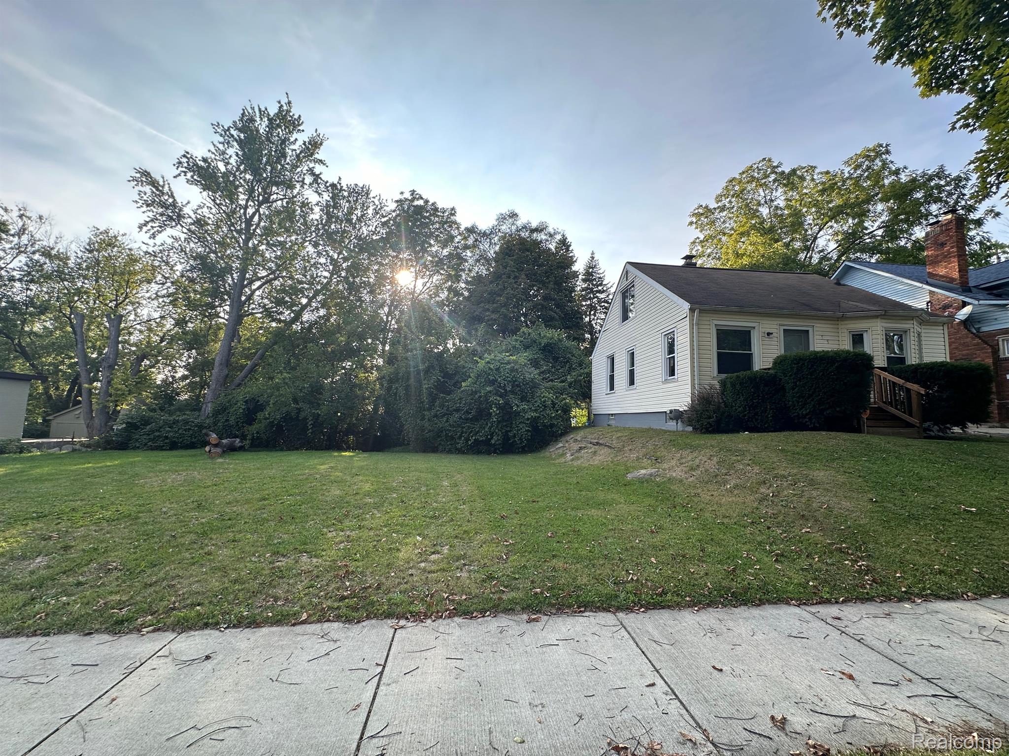 59 Summit Street Pontiac, MI 48342 - Photo 3 of 36 Gallery Image 3