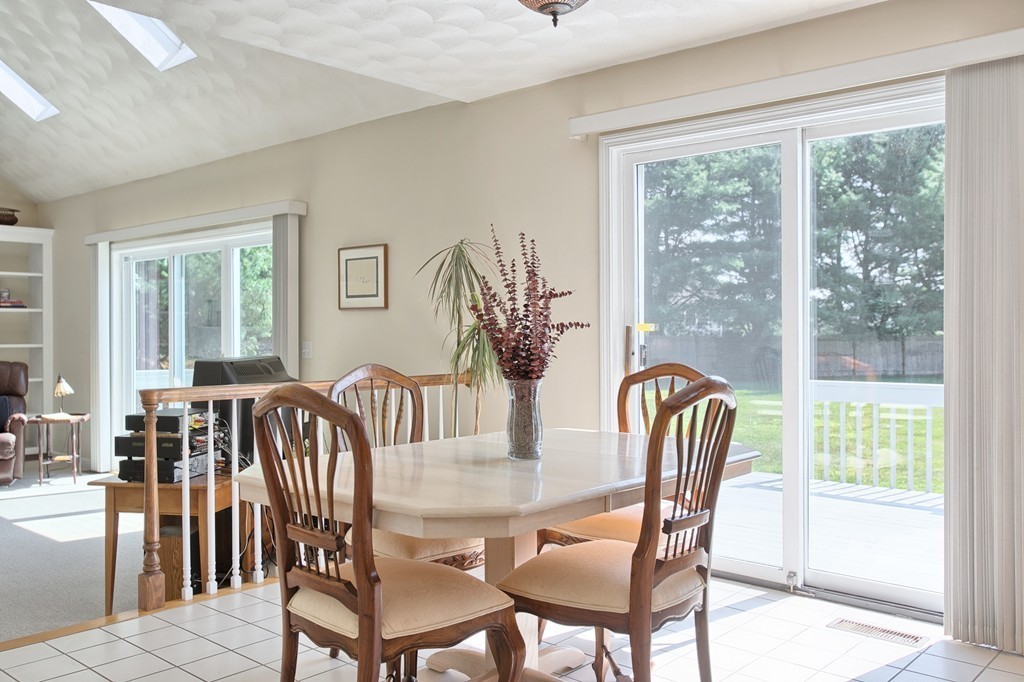 9 Plain Road Westford, MA 01886 - Photo 7 of 29 Gallery Image 7