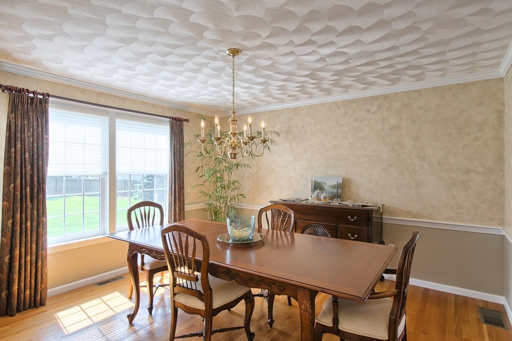 9 Plain Road Westford, MA 01886 - Photo 10 of 29 Gallery Image 10