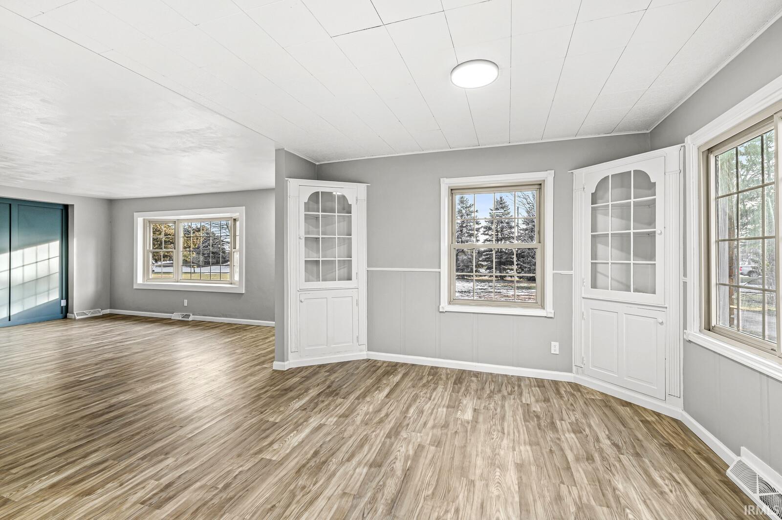 15923 Ireland Road Mishawaka, IN 46544 - Photo 10 of 36 Gallery Image 10