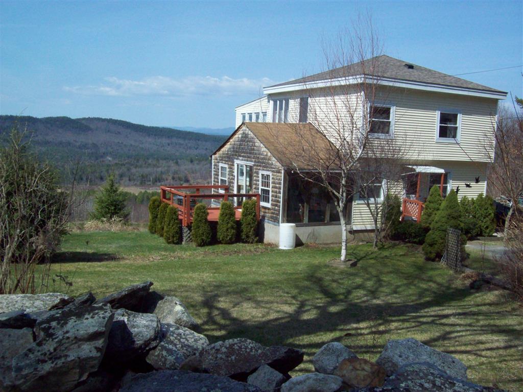 124 Straw Hill Road Claremont, NH 03743 - Photo 1 of 29 Gallery Image 1