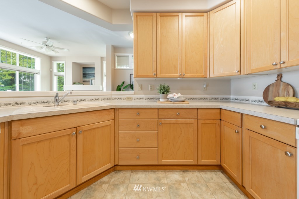 556 Anacortes Court Northeast, Unit 105 Renton, WA 98059 - Photo 14 of 28 Gallery Image 14