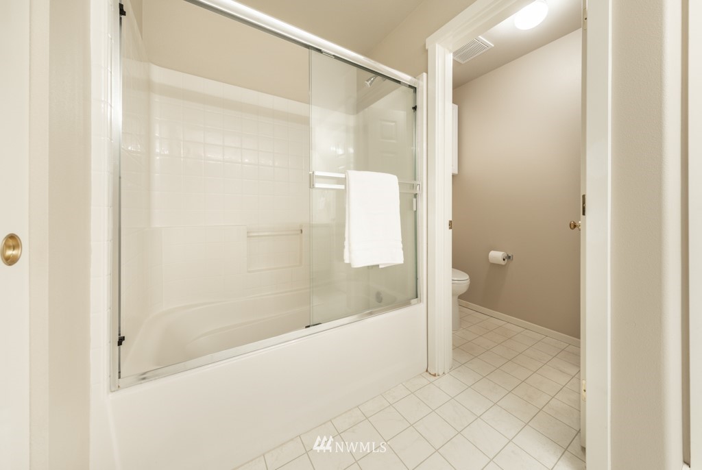 556 Anacortes Court Northeast, Unit 105 Renton, WA 98059 - Photo 19 of 28 Gallery Image 19