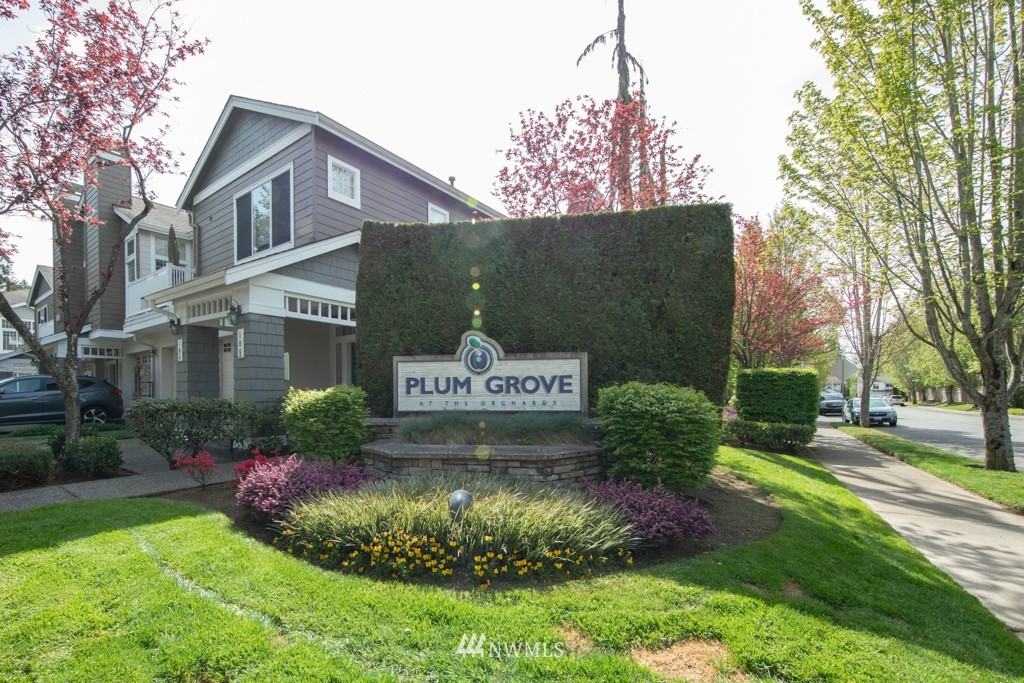 556 Anacortes Court Northeast, Unit 105 Renton, WA 98059 - Photo 3 of 28 Gallery Image 3