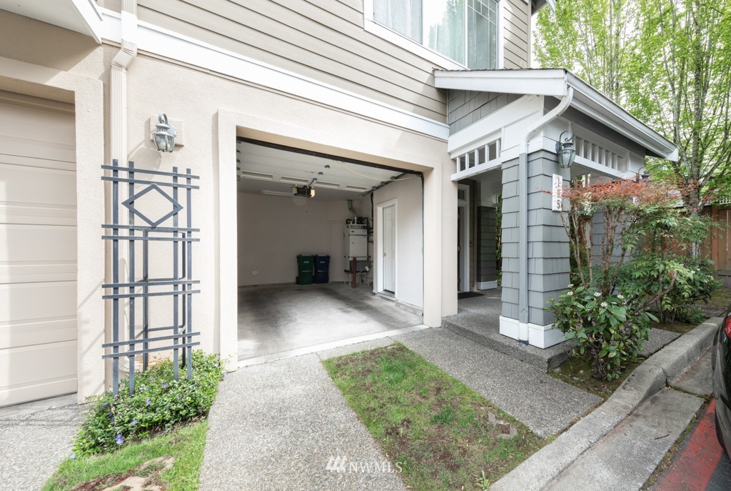 556 Anacortes Court Northeast, Unit 105 Renton, WA 98059 - Photo 24 of 28 Gallery Image 24