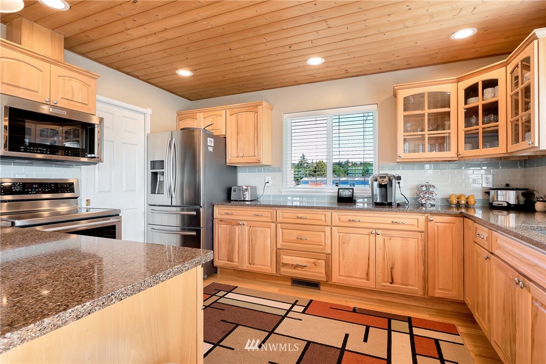 5592 Salish Road Blaine, WA 98230 - Photo 5 of 24 Gallery Image 5