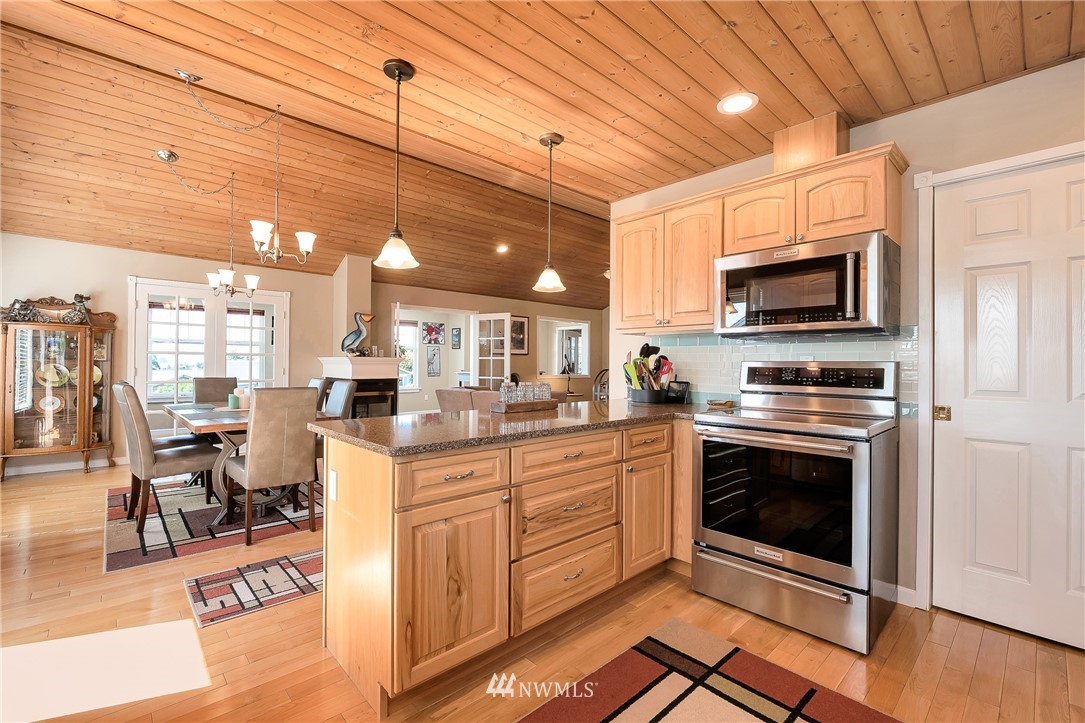 5592 Salish Road Blaine, WA 98230 - Photo 6 of 24 Gallery Image 6