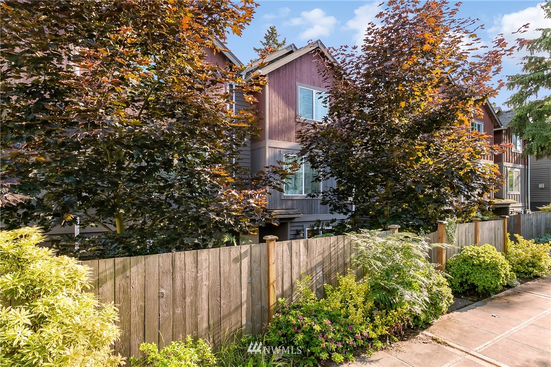 935 North 97th Street, Unit A Seattle, WA 98103 - Photo 1 of 17 Gallery Image 1