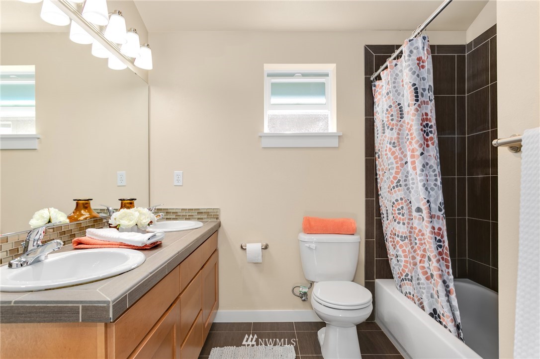 935 North 97th Street, Unit A Seattle, WA 98103 - Photo 13 of 17 Gallery Image 13