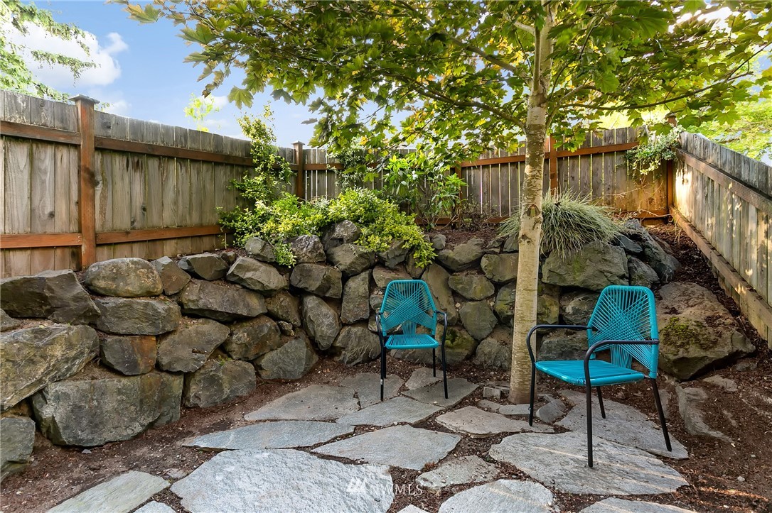 935 North 97th Street, Unit A Seattle, WA 98103 - Photo 15 of 17 Gallery Image 15