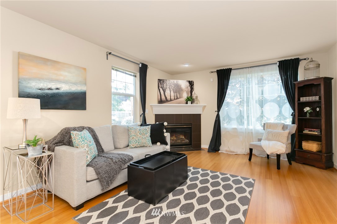 935 North 97th Street, Unit A Seattle, WA 98103 - Photo 3 of 17 Gallery Image 3