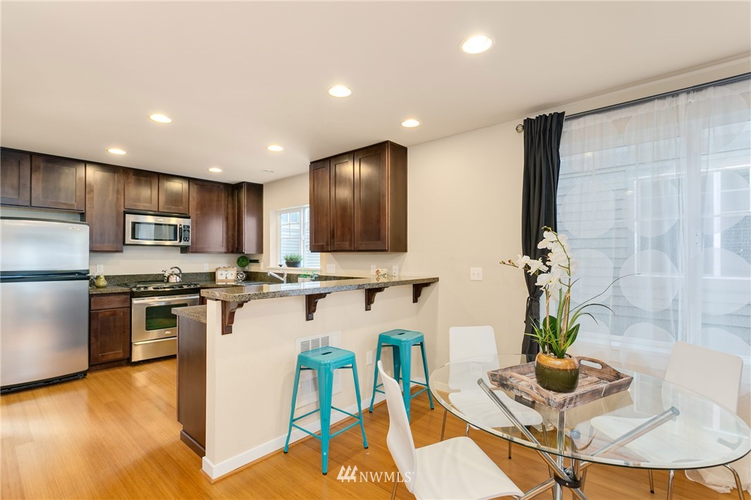 935 North 97th Street, Unit A Seattle, WA 98103 - Photo 5 of 17 Gallery Image 5