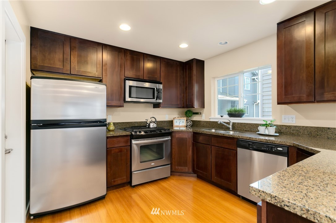 935 North 97th Street, Unit A Seattle, WA 98103 - Photo 6 of 17 Gallery Image 6