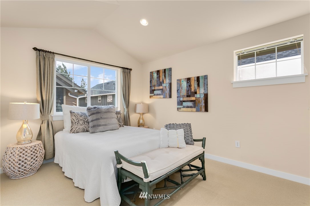 935 North 97th Street, Unit A Seattle, WA 98103 - Photo 9 of 17 Gallery Image 9